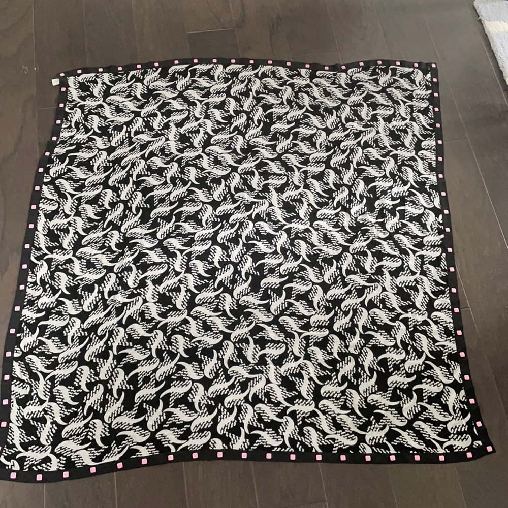 DVF scarf